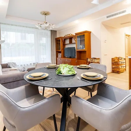 Alvine شقة فندقية 4*